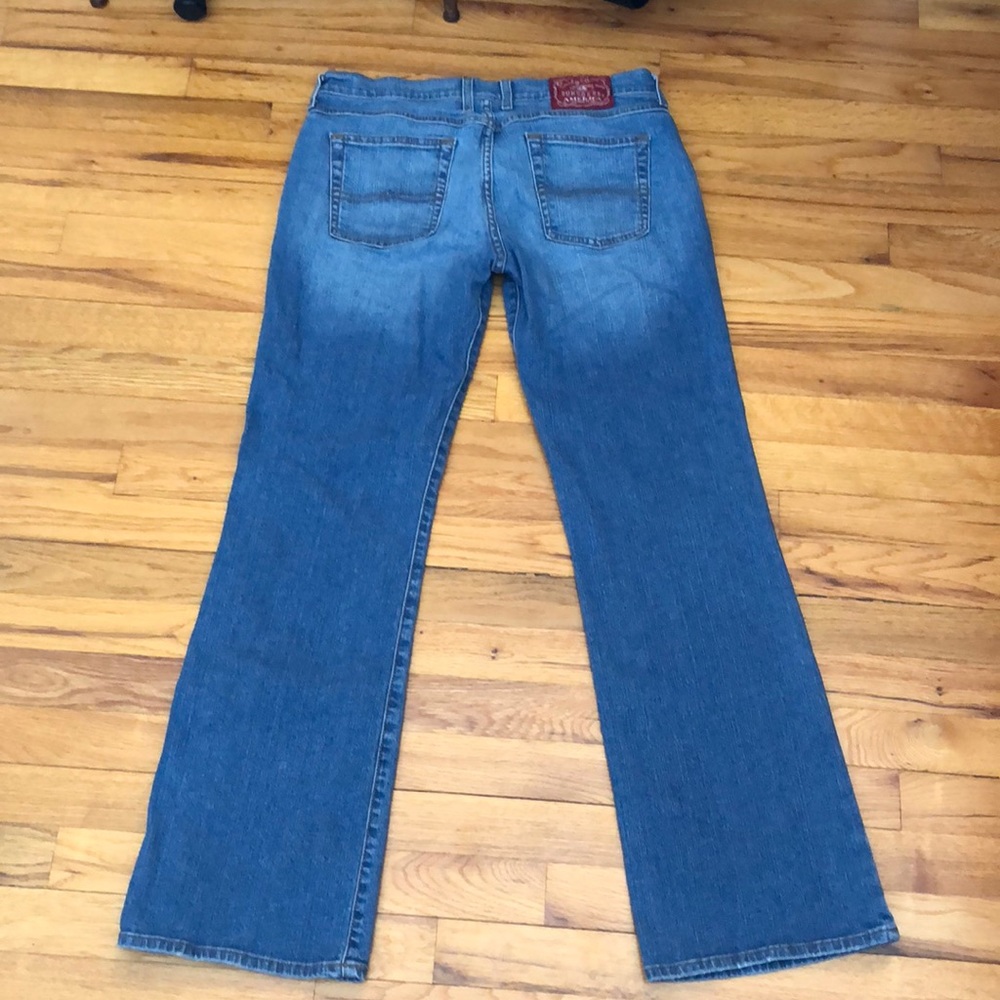 Lucky Brand midrise flare. Regular length. Size 31